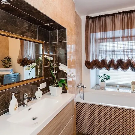 Butas Domus 247 Luxury Old Town *